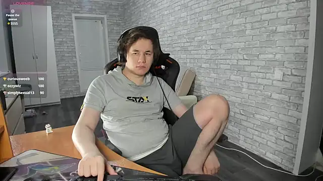 iliaskrislove online show from February 10, 6:24 pm