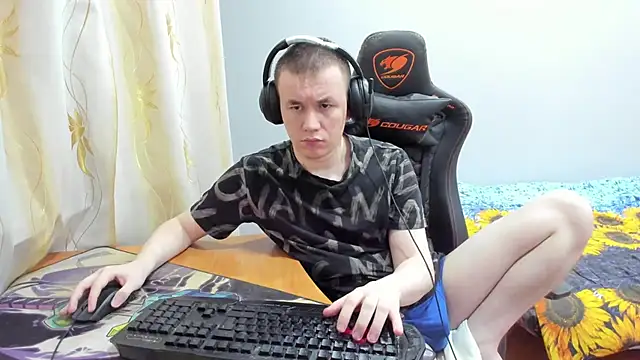 iliaskrislove online show from October 9, 4:12 pm