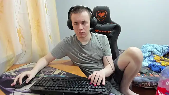 iliaskrislove online show from October 18, 4:39 am