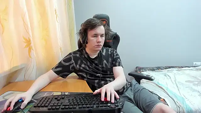 iliaskrislove online show from April 18, 3:08 am