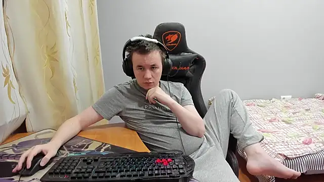 iliaskrislove online show from November 27, 9:18 pm