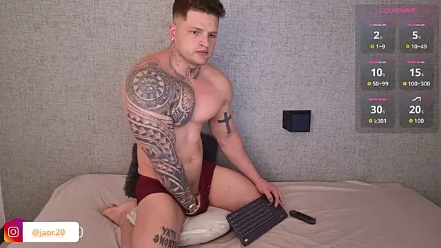 Jaor owens20 online show from April 11, 12:18 am