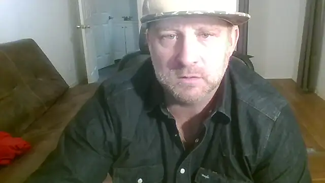 poundyouout69 online show from November 30, 8:00 pm