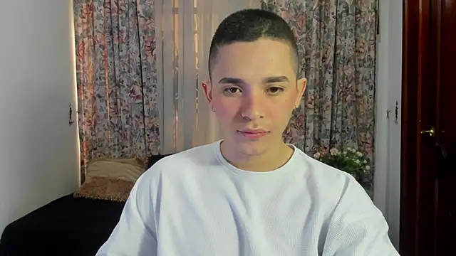 andeerr  online show from January 6, 2:47 pm