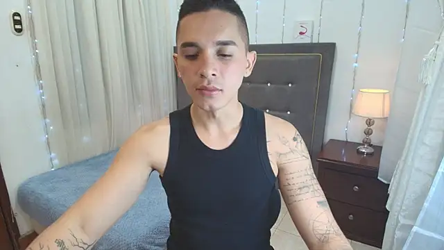 andeerr  online show from March 7, 1:42 am