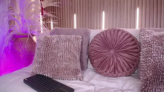 Tayzon Foxxx online show from March 27, 8:32 pm