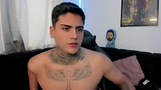 Snapshot of mad_maxxx2 chatting on February 14, 11:32 pm mad maxxx2 online show from February 14, 11:32 pm