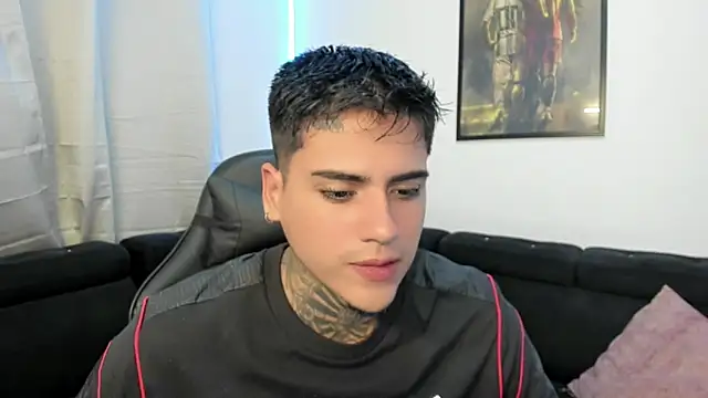 Snapshot of mad_maxxx2 chatting on February 6, 11:48 pm mad maxxx2 online show from February 6, 11:48 pm