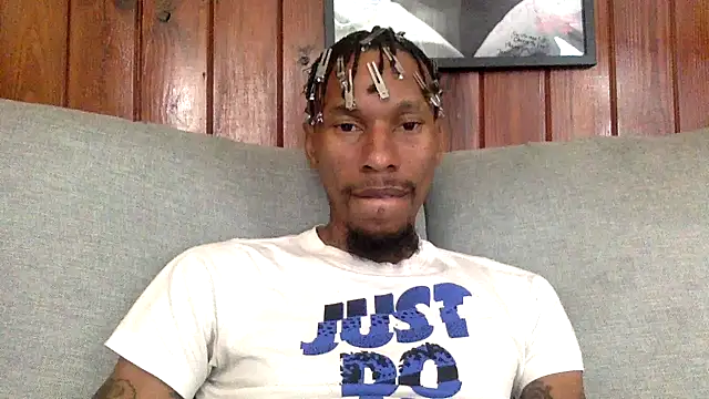 Snapshot of KingDerRico chatting on October 26, 3:25 pm KingDerRico online show from October 26, 3:25 pm