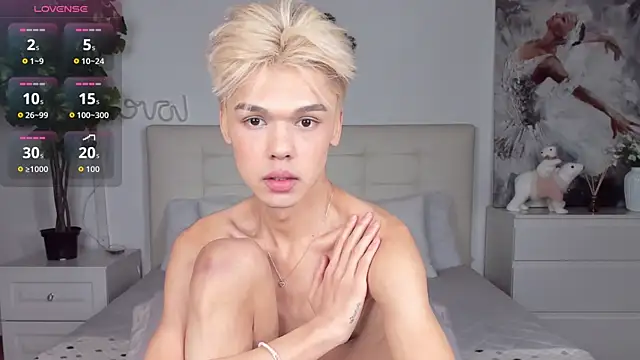 Felix Rey online show from December 18, 2:07 am