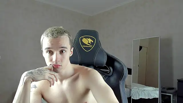 MasonWarholl online show from December 5, 1:14 am