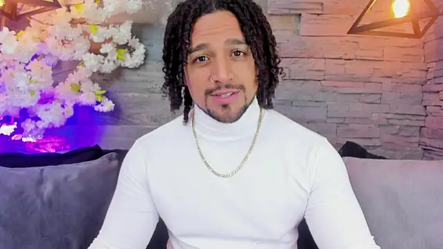 Snapshot of MikeEstevess chatting on February 23, 12:00 pm MikeEstevess online show from February 23, 12:00 pm