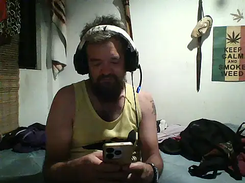 Snapshot of LECHEBALLS chatting on October 22, 1:20 am LECHEBALLS online show from October 22, 1:20 am