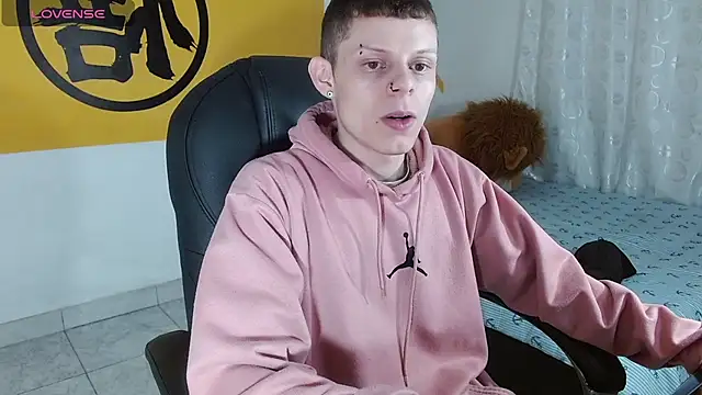 Matthew Boy  online show from February 26, 4:58 am