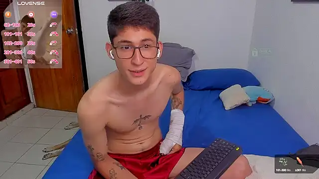 Snapshot of Jaack_str chatting on February 8, 1:43 am Jaack str online show from February 8, 1:43 am