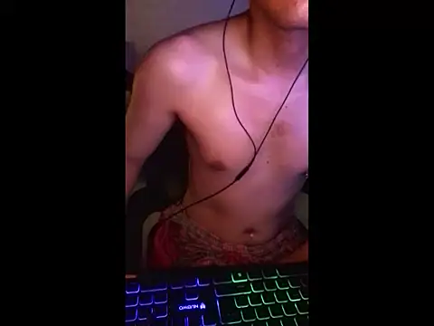 cloudyth1994 online show from April 8, 2:45 am