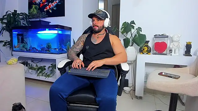 Johnnygrayson1 online show from October 9, 12:26 am