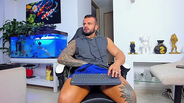 Johnnygrayson1 online show from December 17, 1:35 am