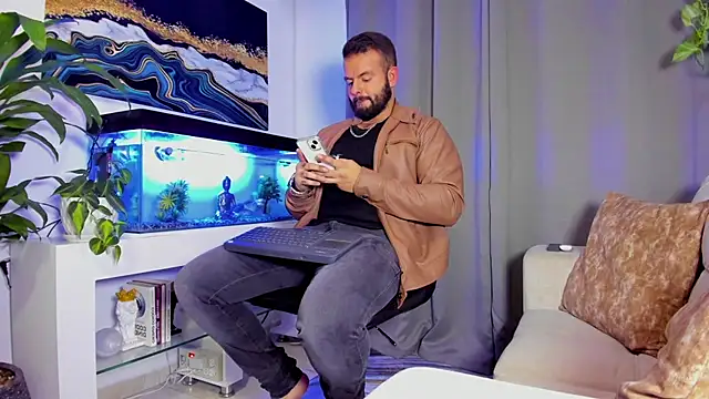 Johnnygrayson1 online show from January 29, 11:14 pm