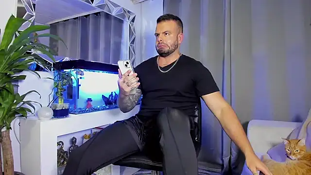 Johnnygrayson1 online show from December 28, 12:26 am