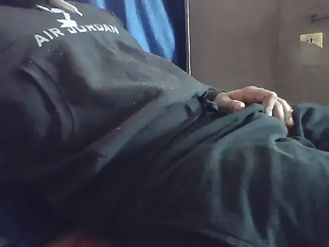 hot to handel online show from December 23, 5:05 am