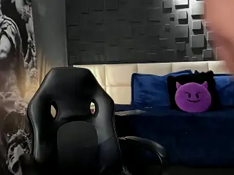 DannSaenz online show from January 22, 12:17 pm