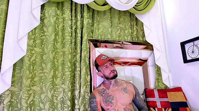 dilan scootk  online show from November 4, 7:15 pm