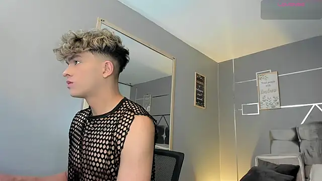 Snapshot of ANDRIUS_24 chatting on February 3, 1:19 pm ANDRIUS 24 online show from February 3, 1:19 pm