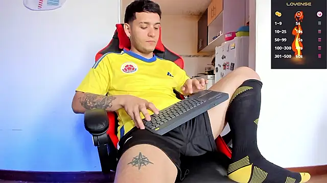 Noha white online show from December 7, 6:48 pm