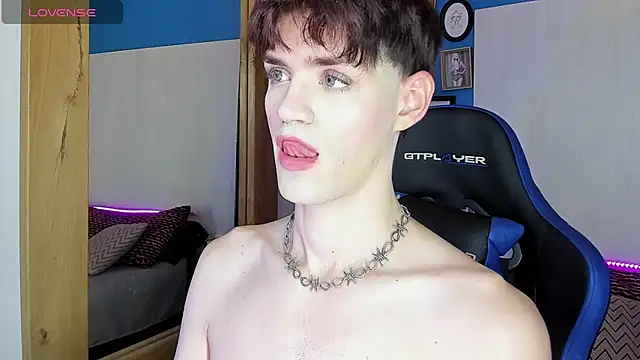 VladHellsing4 online show from March 14, 2:08 pm