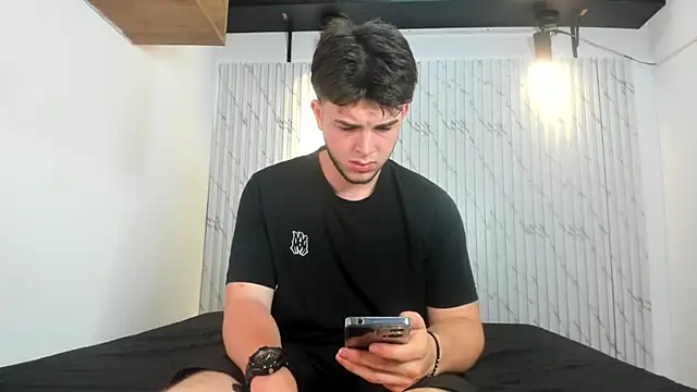 Snapshot of danielclarton1 chatting on January 22, 12:38 am danielclarton1 online show from January 22, 12:38 am