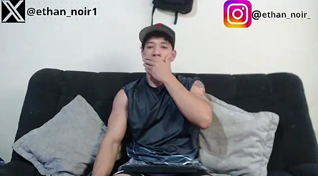 Snapshot of ethan_noir chatting on March 18, 1:34 pm ethan noir online show from March 18, 1:34 pm
