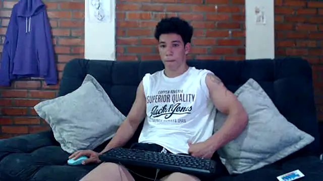 Snapshot of ethan_noir chatting on December 9, 9:01 pm ethan noir online show from December 9, 9:01 pm