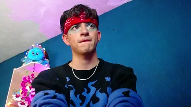 GabyThoms online show from December 11, 9:33 pm