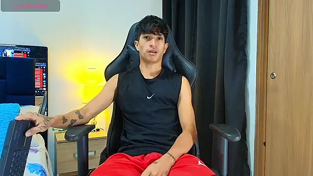  CamiloBass online show from April 19, 8:22 pm