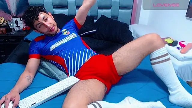 Piggy Eddy online show from December 11, 12:56 am