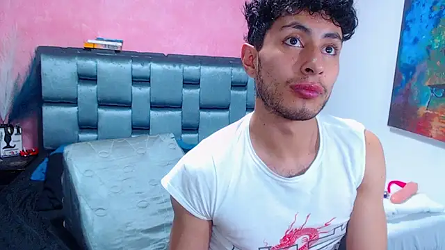 Piggy Eddy online show from December 9, 12:12 am