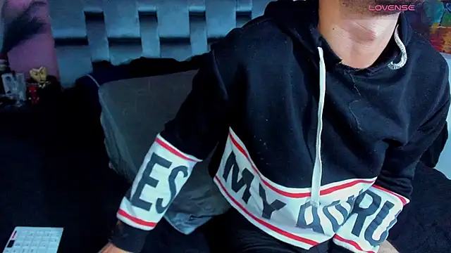 Piggy Eddy online show from January 23, 1:08 am