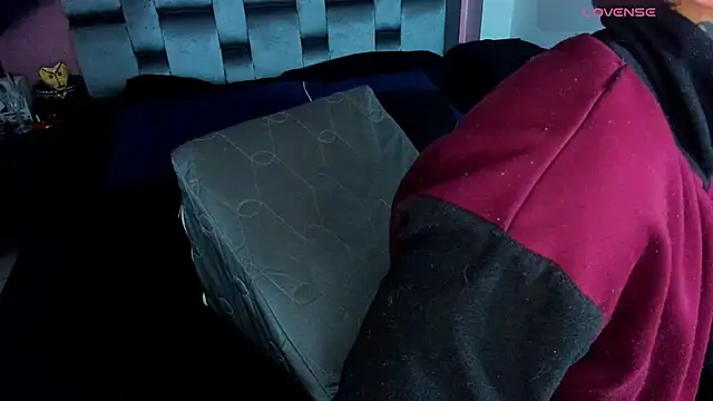 Piggy Eddy online show from January 18, 2:02 pm