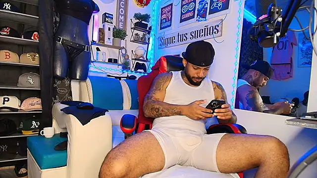 Leenar Key online show from March 6, 3:09 pm