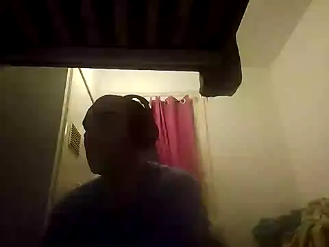 Snapshot of DrbigdickUK chatting on February 18, 10:36 pm DrbigdickUK online show from February 18, 10:36 pm