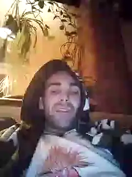 Snapshot of DrbigdickUK chatting on December 9, 9:33 pm DrbigdickUK online show from December 9, 9:33 pm