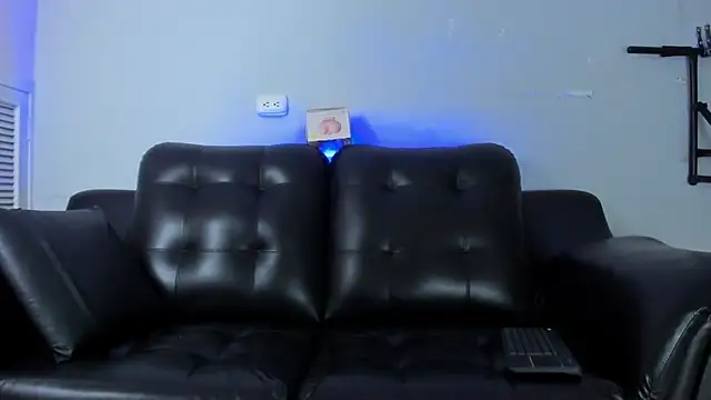 Snapshot of Rob_saenz_ chatting on January 27, 12:37 pm Rob saenz online show from January 27, 12:37 pm
