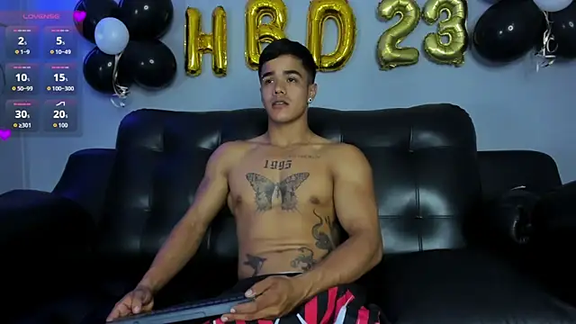 Snapshot of Rob_saenz_ chatting on September 11, 4:28 pm Rob saenz online show from September 11, 4:28 pm