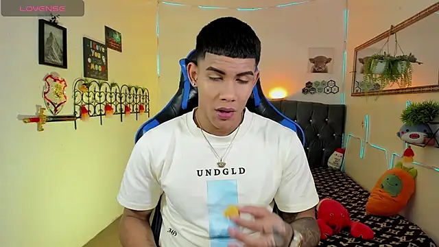 Damian latinxxx online show from February 2, 3:16 am