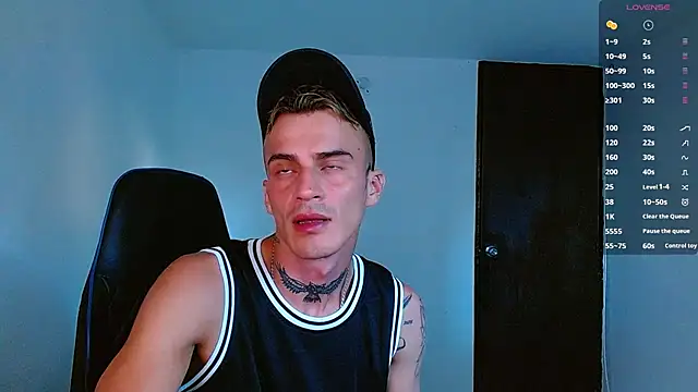 bray hotboy777 online show from December 3, 9:54 pm