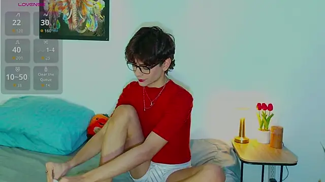 Snapshot of arnold_laurent_ chatting on September 22, 7:24 pm arnold laurent online show from September 22, 7:24 pm