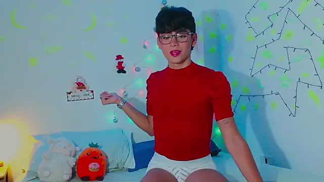 Snapshot of arnold_laurent_ chatting on December 26, 6:54 pm arnold laurent online show from December 26, 6:54 pm