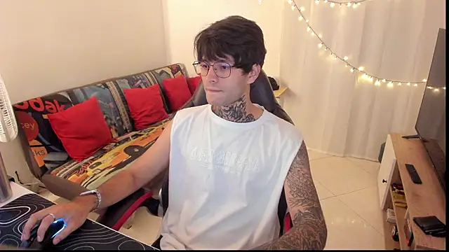 justin stark7 online show from March 3, 10:27 pm