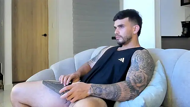 Ricardogo19 online show from February 7, 1:13 am